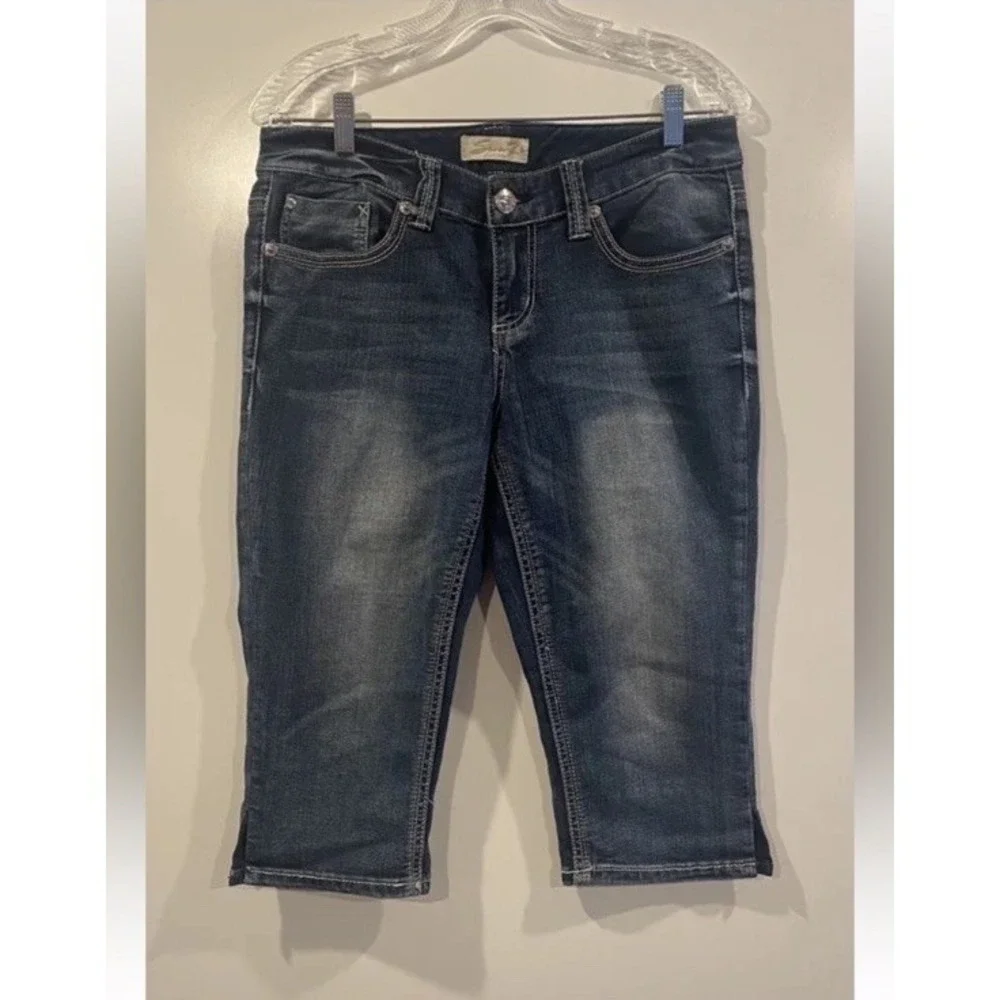 Seven7 Womens Dark Wash Embroidered Back Pocket Denim Capri Jeans Size 8